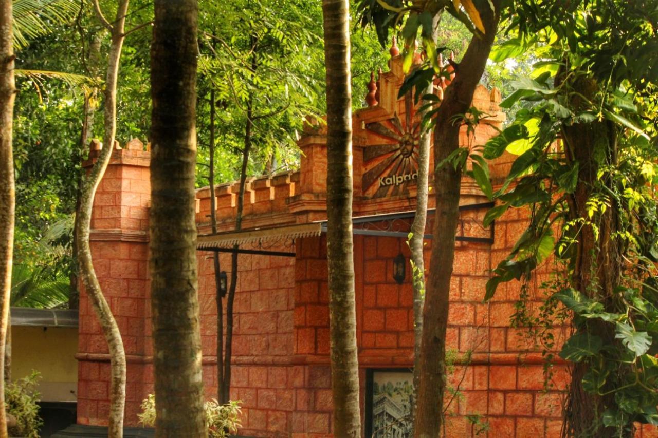 Kalpadiyil Hotel Balarampuram Ngoại thất bức ảnh