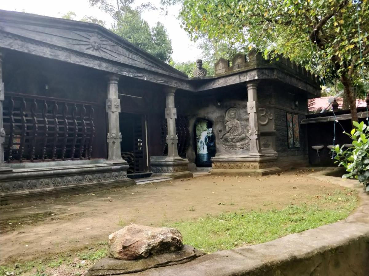 Kalpadiyil Hotel Balarampuram Ngoại thất bức ảnh